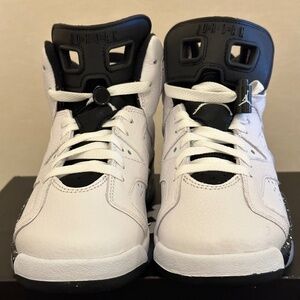 Air Jordan Retro (GS) Sneakers For Boys (NWT)